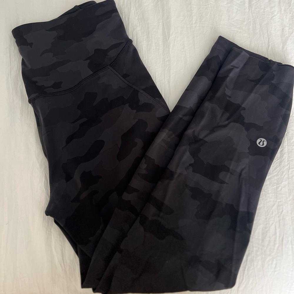 Lululemon Heritage 23” Black Camo